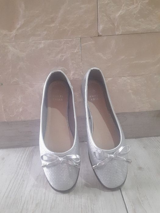 Buty rozmiar 38 raz ubrane