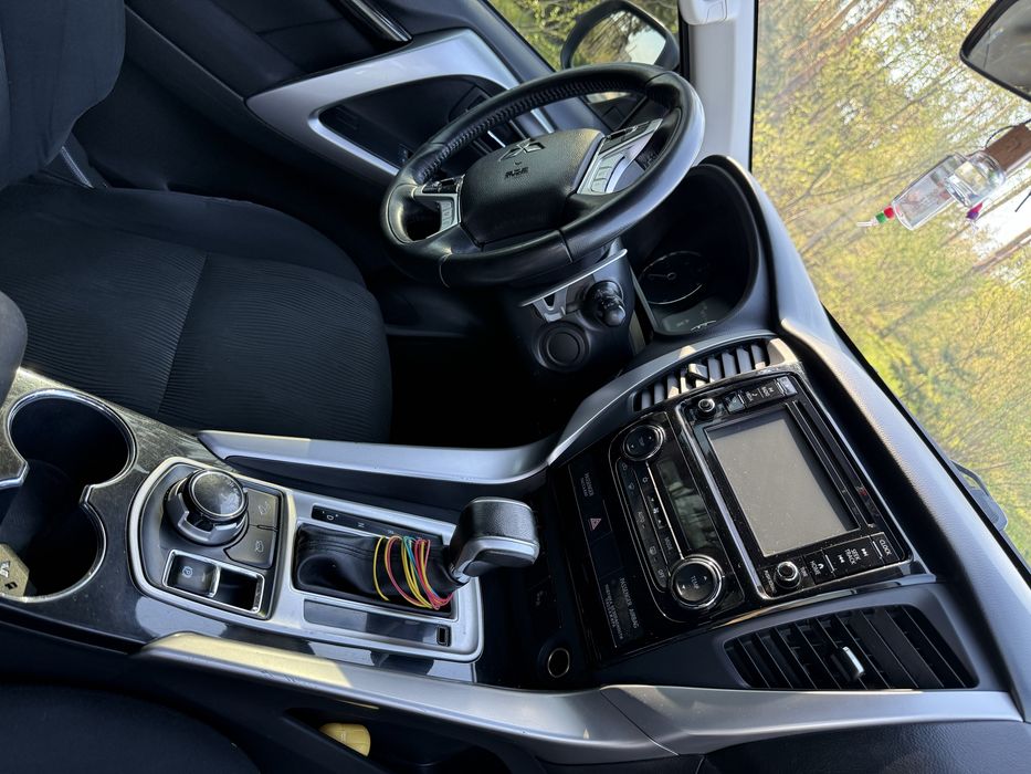 Mitsubishi Pajero Sport 2017 VIN MMCGUKS10HHZ02849 фото оголошення 19 з 22