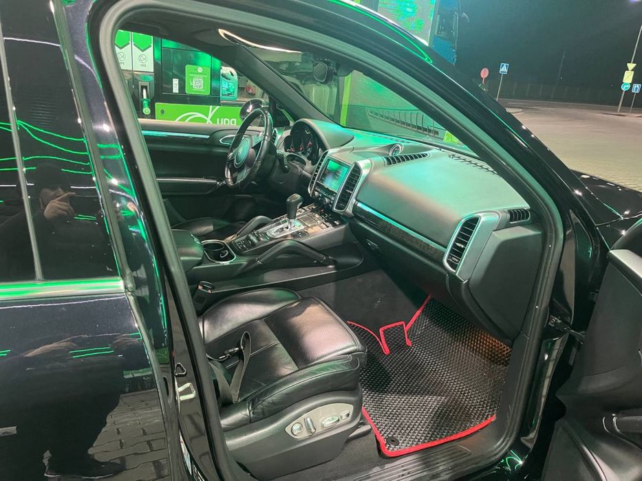 Продам Porsche Cayenne
