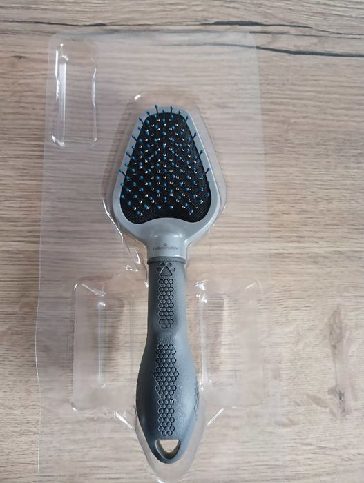 Szczotka dwustronna dla zwierzaka Furminator.