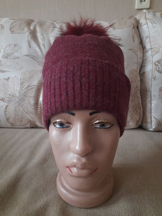 Ангоровая шапка с балабоном.