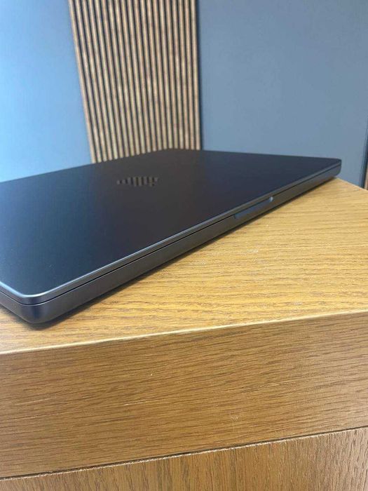 MacBook Pro 16" M4 48GB / 512GB Space Black