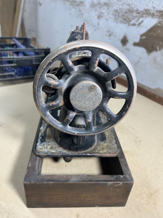 Vendo maquinas de costurar de marca Antigas