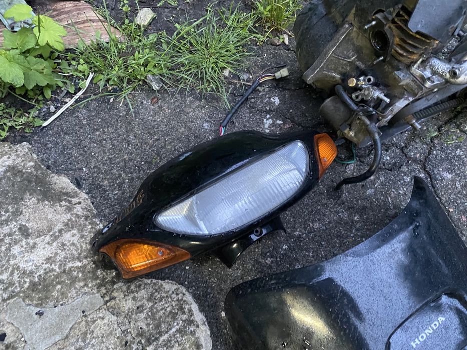 Розборка. Запчастини. Скутер. Пластик Honda. Tact. 30/31
