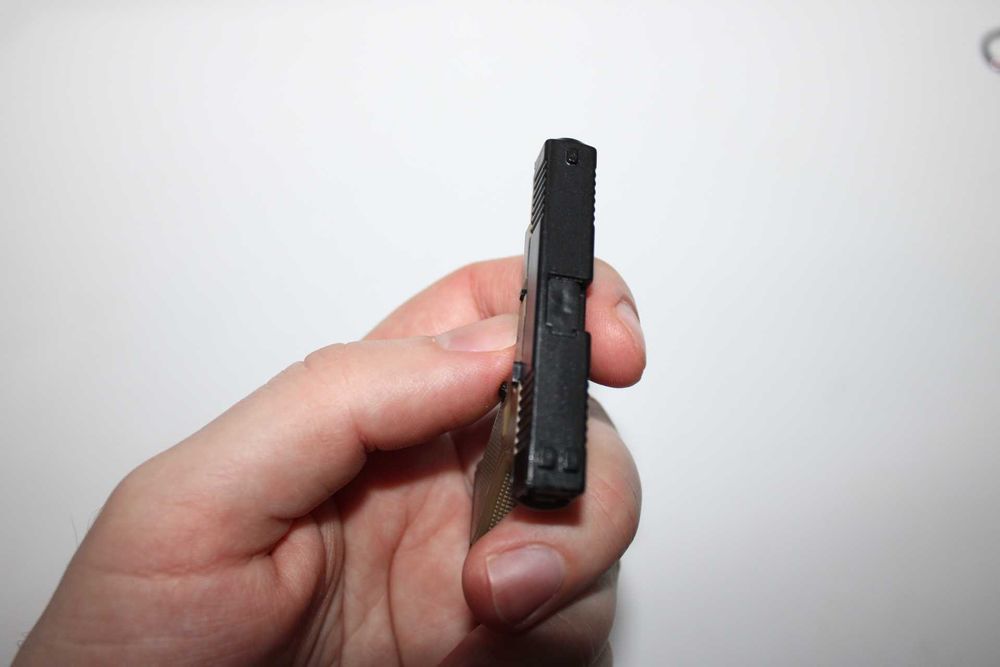 Стильний брелок пістолет Глок G45