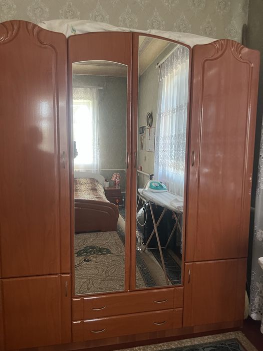 Продам шкаф с зеркалами