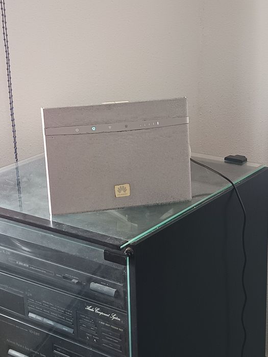 Router Huawei B525s-23a 4G LTE 300mbts. Qualquer cartão SIM.