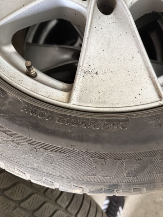 Koła BMW X5 E70 18” – felgi aluminiowe + opony 255/55 R18