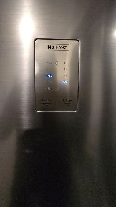 Frigorífico Combinado Samsung 328L