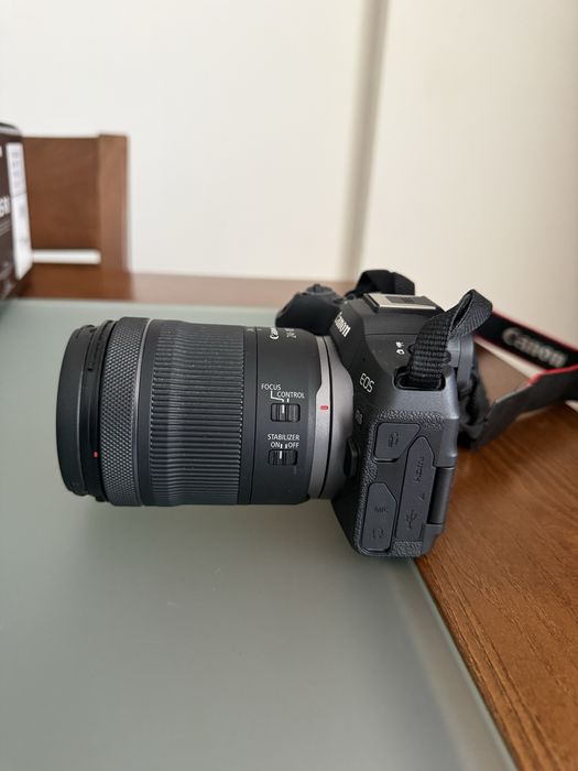 Canon R8 + Lente 24-105mm F4-7.1 IS STM