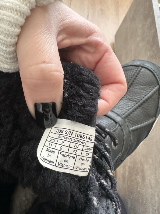 Уггі оригінал шкіра, ідеальний стан