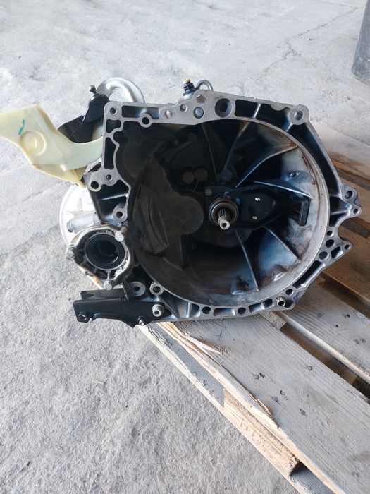 20et47 Caixa de velocidades Peugeot 208 1.6 hdi