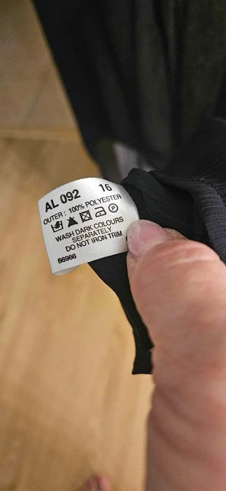 Bluzka mgiełka czarna z ozdobną aplikacją wardrobe 16 XXL