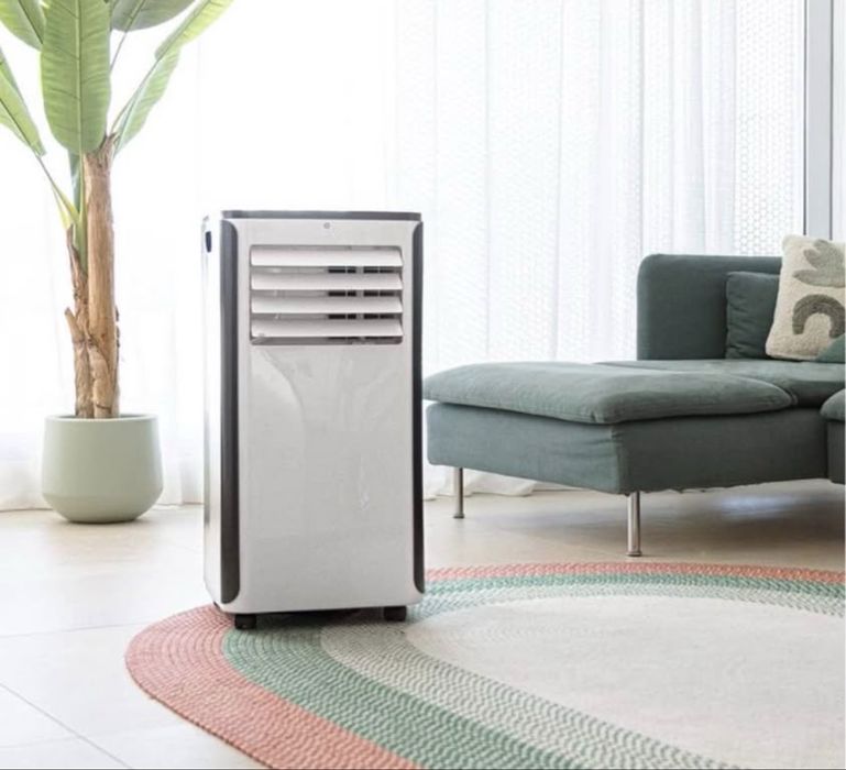 Ar condicionado praticamente novo  (quente e frio)