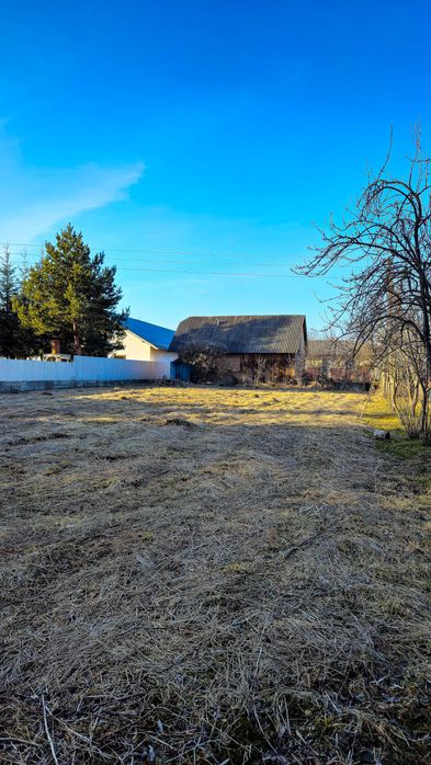 Продається будинок з ділянкою в селі Рожнів.