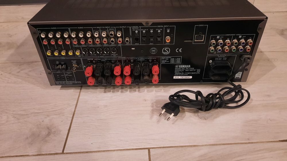 Yamaha Amplituner RX-V559
