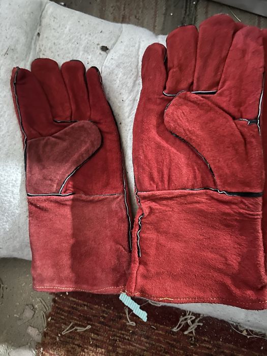 Краги червоні замш