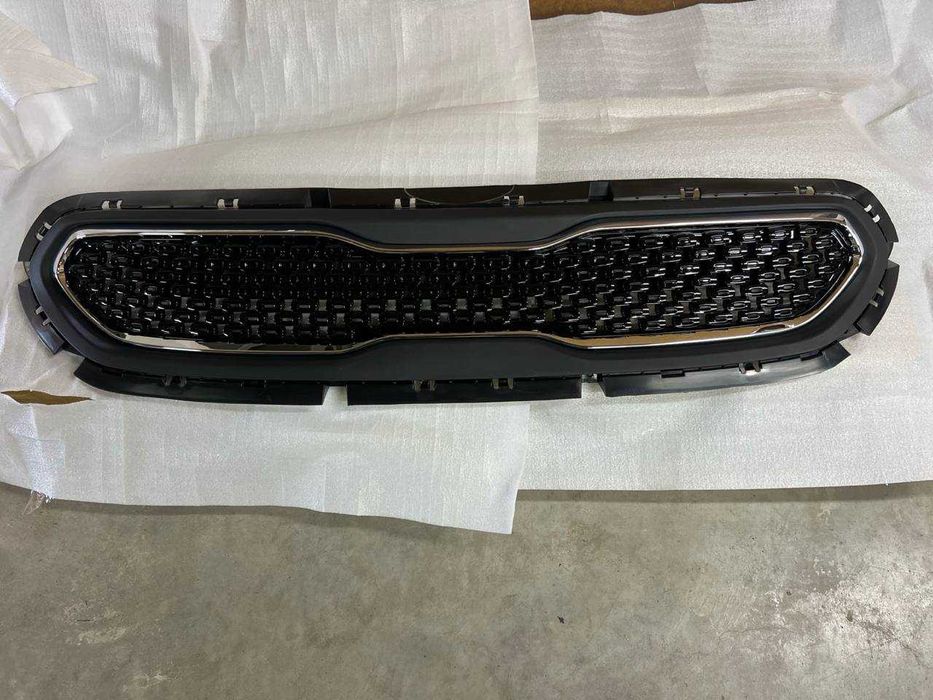 Решітка Kia Niro 2016-2019 року