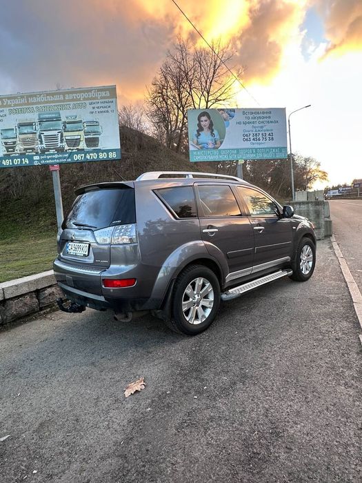 Митсубиши аутлердер 2 хл