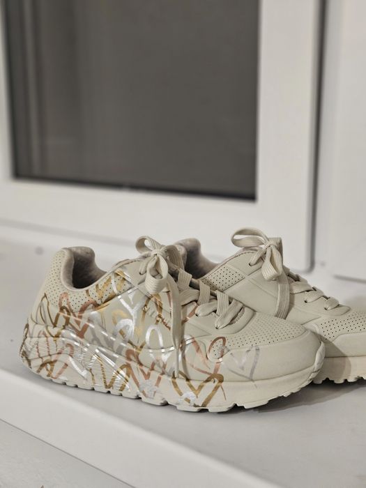 Кросівки для дівчинки Checkers