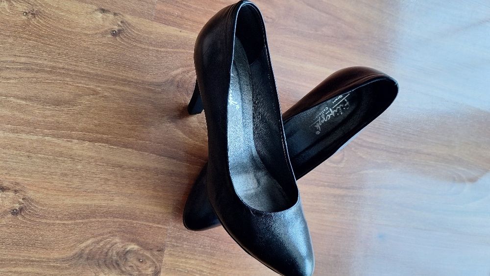 Skórzane czarne buty, czółenka rozmiar 39