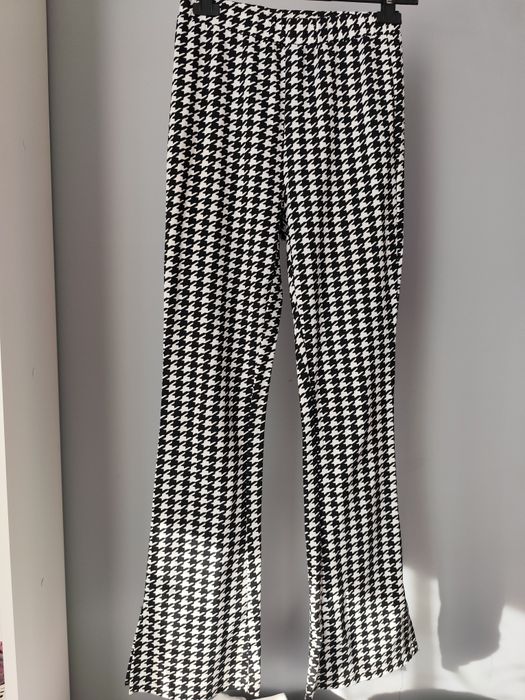 Mega wygodne spodnie z rozszerzaną nogawką rozmiar S