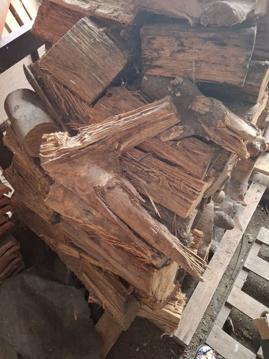 Lenha seca de carvalho