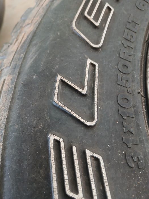 Pneus e jantes para 4vs4