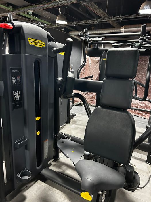 Máquina Pectoral / Peito Technogym Selection 900