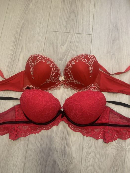 Червоні лівчики за два