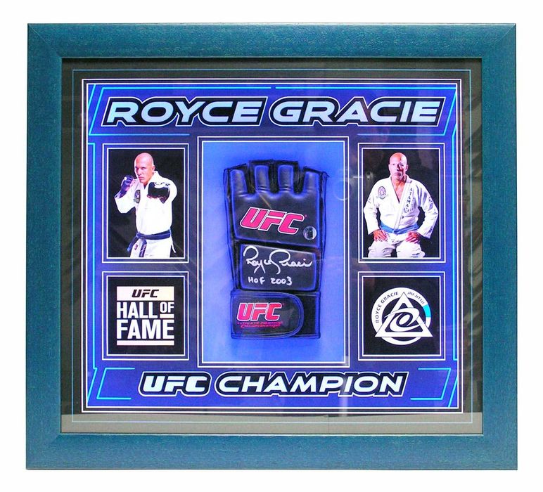 Royce Gracie rękawica UFC z autografem w pięknej oprawie LED