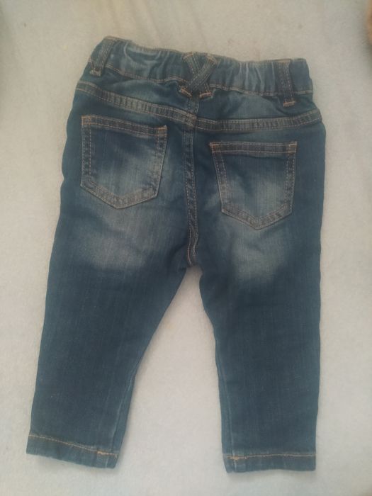 Jeansy niemowlęce 74