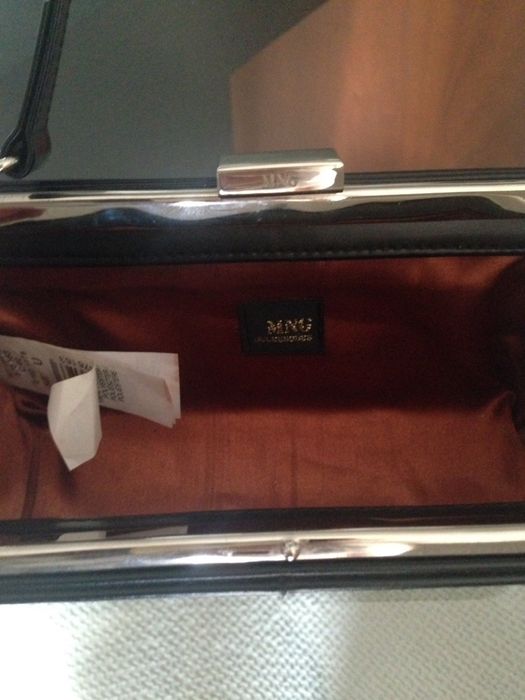 Mango Wallet64297625763074122