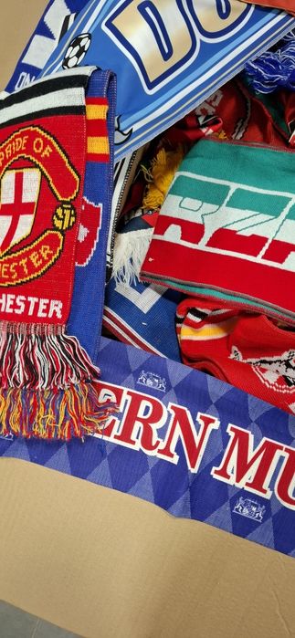 Grande Coleção de Cachecóis de Futebol (2000+) – Clubes Europeus