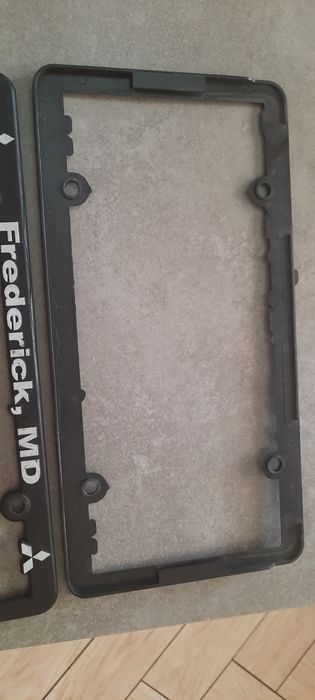 Рамка на номерний знак.