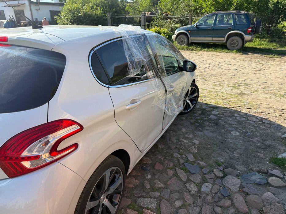Peugeot 208 1.6 benzyna