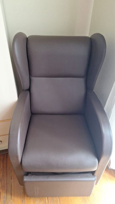 Cadeirao geriatria com rodas