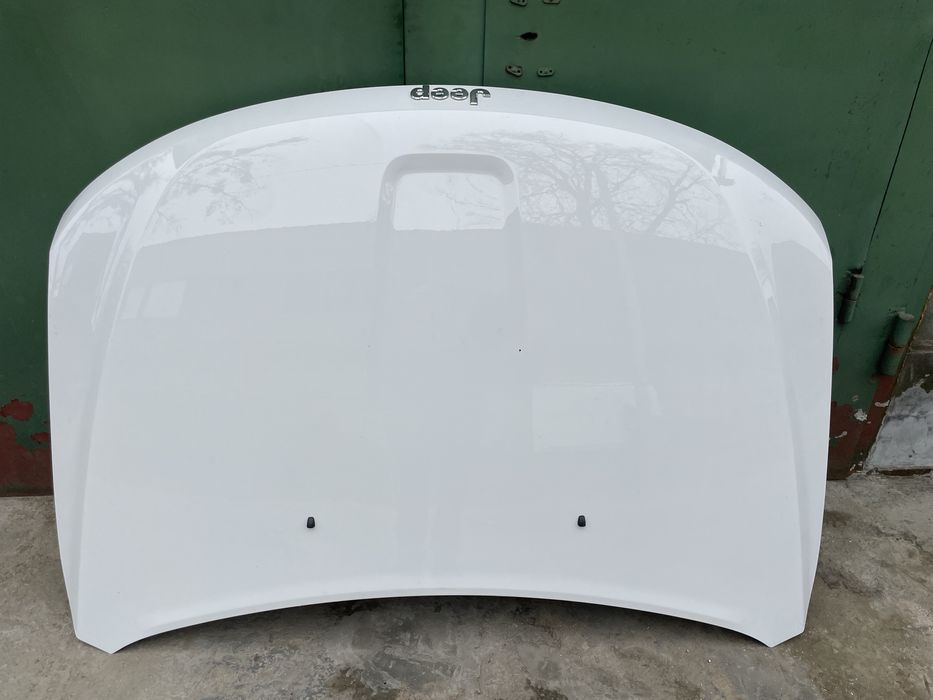 Капот Jeep Grand Cherokee WK2