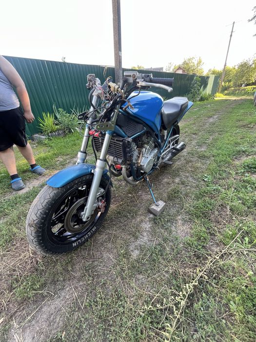 Продам honda vf400r