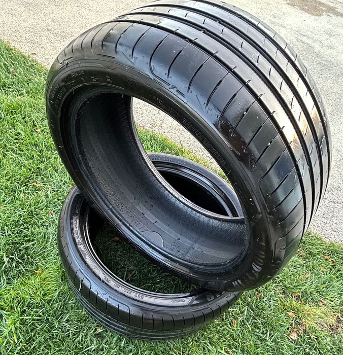 Excellent Condition 1 year used - GoodYear Tubeless Tires (275/35R19)