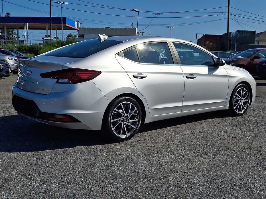 Hyundai Elantra Limited      2019