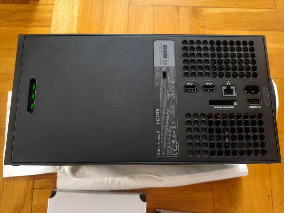 Konsola Microsoft Xbox Series X 1 TB z napędem komplet Gwarancja 01-2027