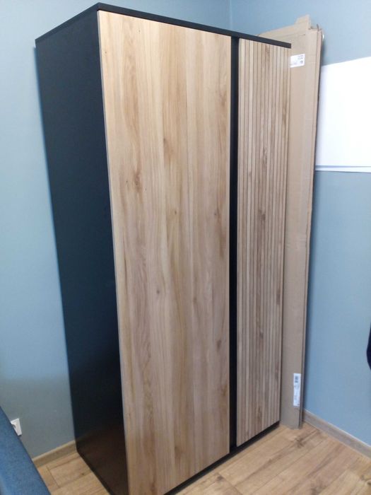 Sprzedam szafę stan nowa