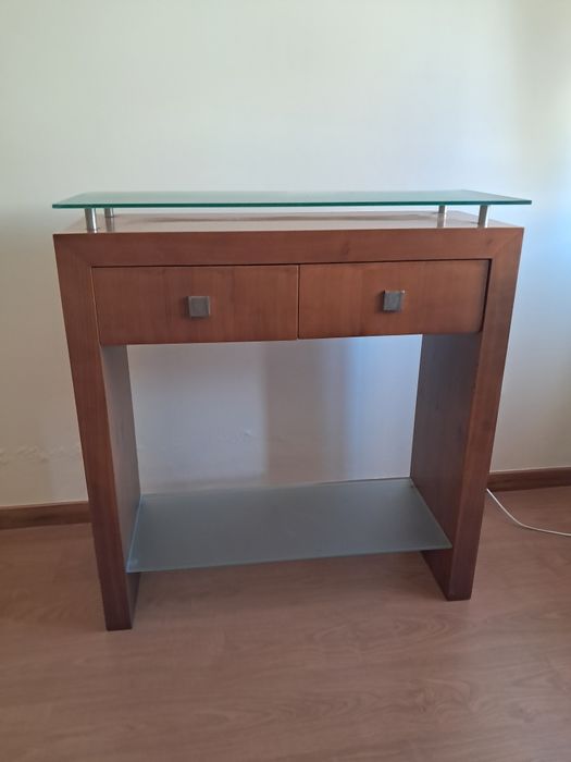 Vendo móvel em madeira
