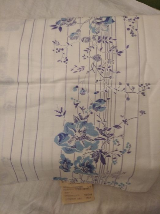 Продаю простыни белые СССР . Наволочки.