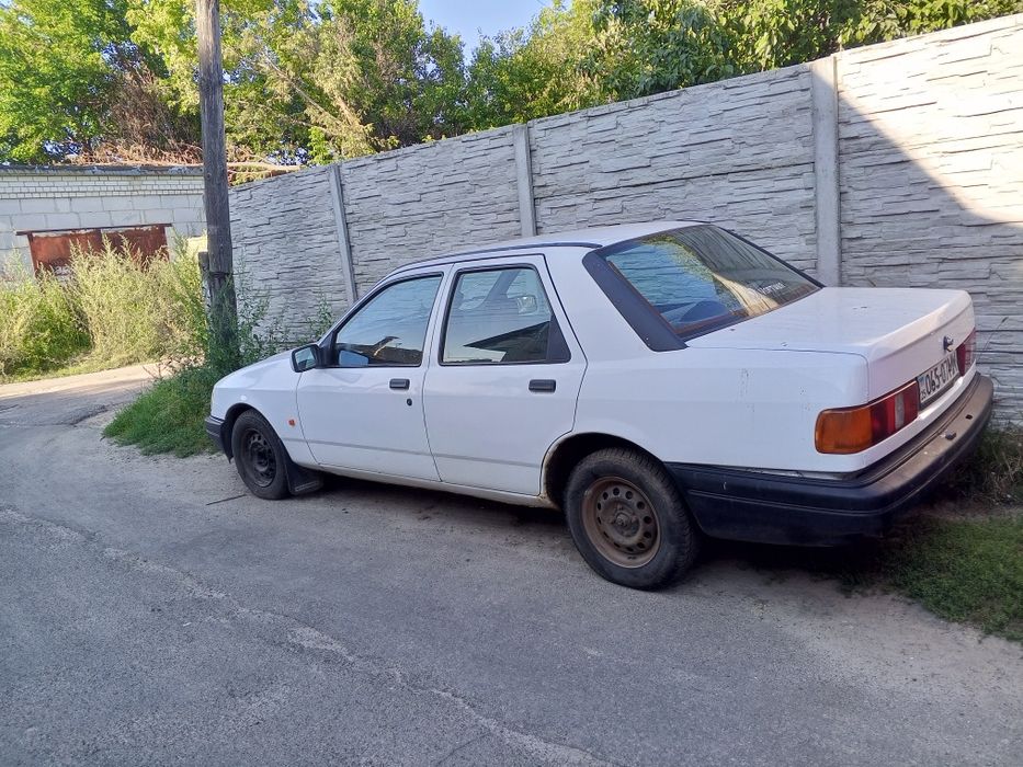 Продам ФОРД СИЕРРА 87 р.в на ходу без акума всі питання по тел.