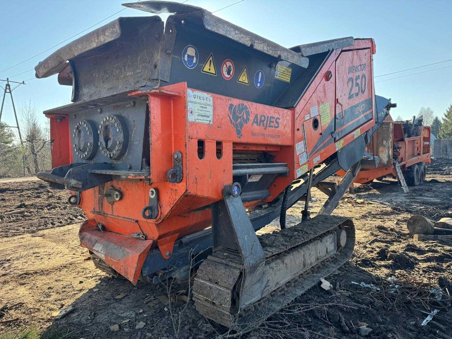 Wynajmę ROZDRABNIACZ i przesiewacz  do gruzu,ziemi,odpadów,drewna,itp