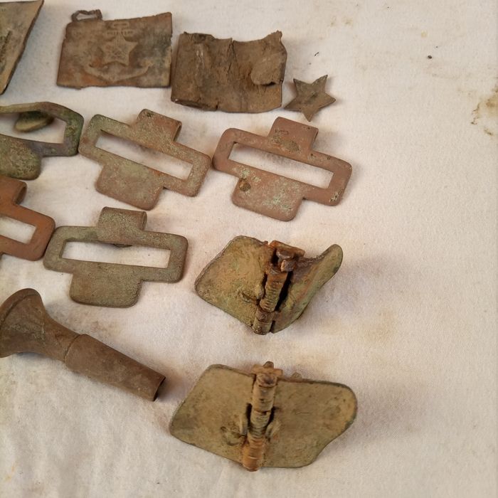 Різнне ,бляхи,зацепи