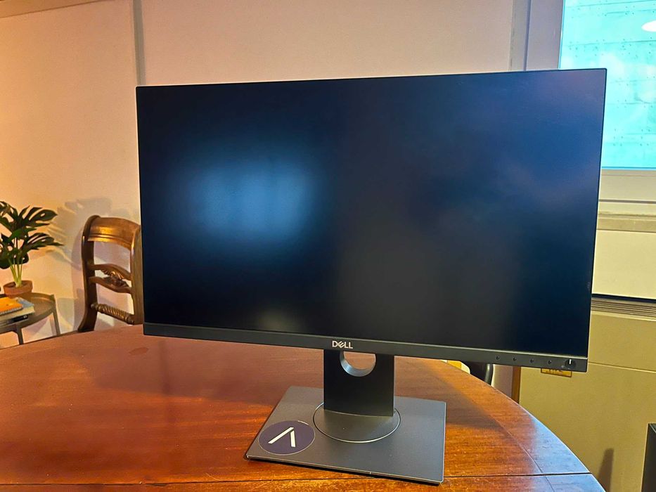 Monitor Dell 23.8" Ultra HD 4K - P2418D