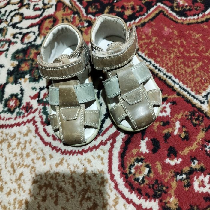 Детские босоножки